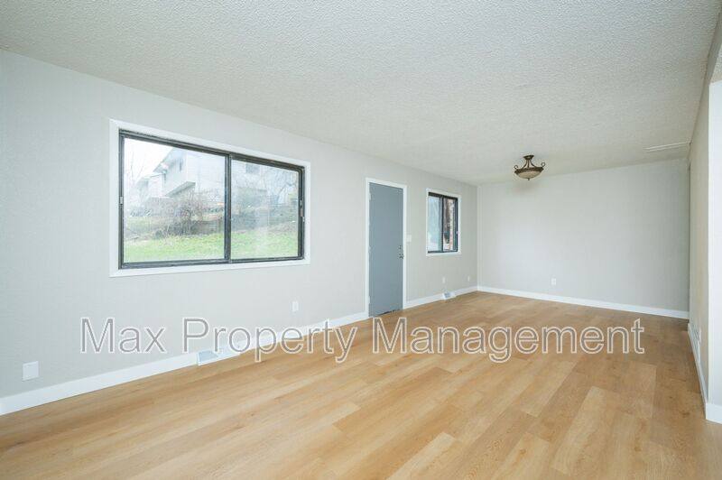 House for rent at 4003 Indianapolis Ave, Des Moines, IA 50317