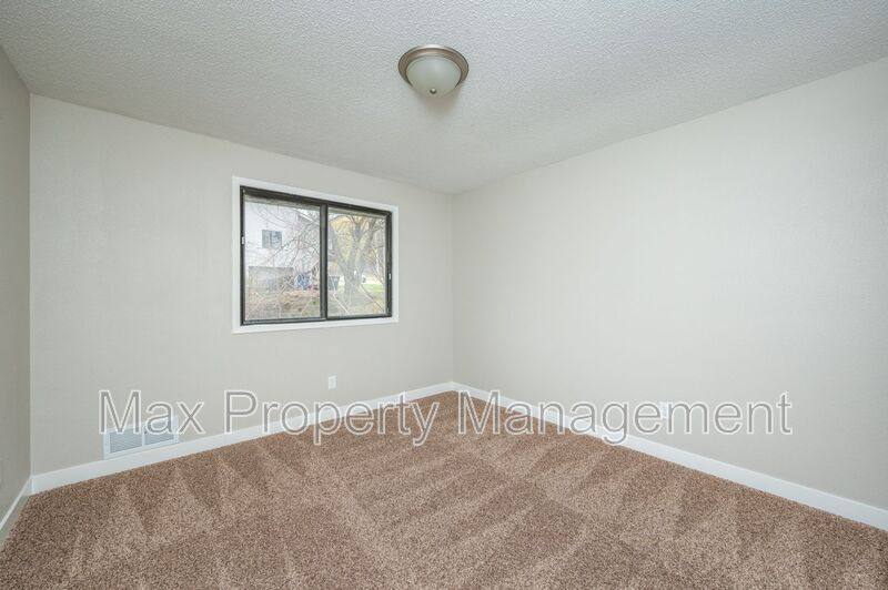 House for rent at 4003 Indianapolis Ave, Des Moines, IA 50317