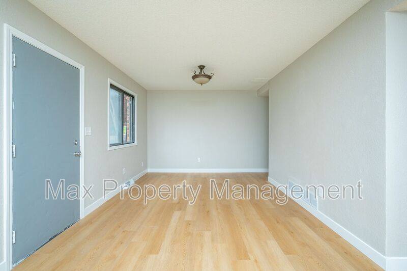 House for rent at 4003 Indianapolis Ave, Des Moines, IA 50317