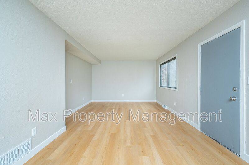 House for rent at 4003 Indianapolis Ave, Des Moines, IA 50317