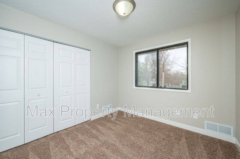 House for rent at 4003 Indianapolis Ave, Des Moines, IA 50317