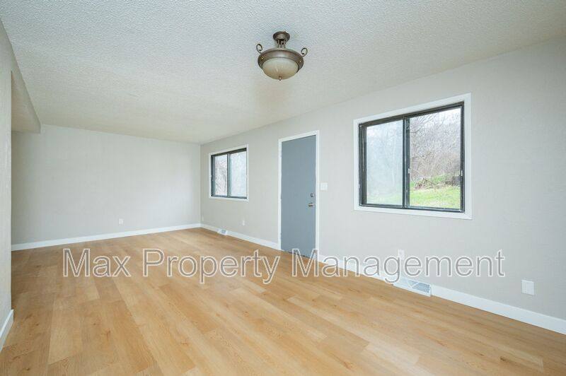 House for rent at 4003 Indianapolis Ave, Des Moines, IA 50317