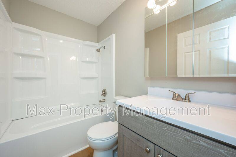 House for rent at 4003 Indianapolis Ave, Des Moines, IA 50317
