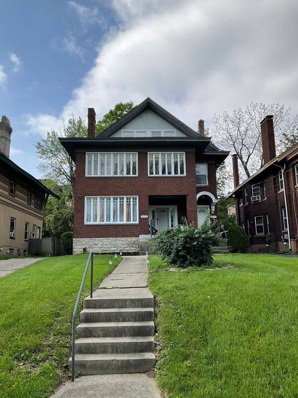 Apartment for rent at 611 E Mitchell Ave #2, Cincinnati, OH 45229