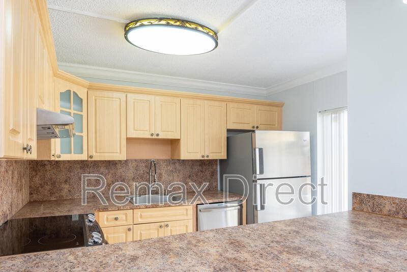 Townhouse for rent at 1700 Embassy Dr #305, West Palm Beach, FL 33401