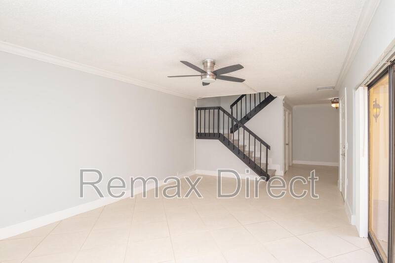 Townhouse for rent at 1700 Embassy Dr #305, West Palm Beach, FL 33401