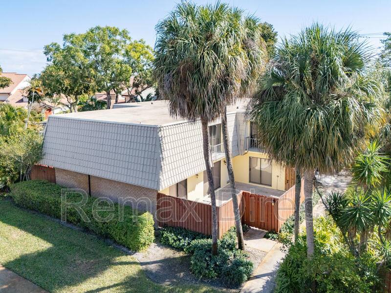 Townhouse for rent at 1700 Embassy Dr #305, West Palm Beach, FL 33401