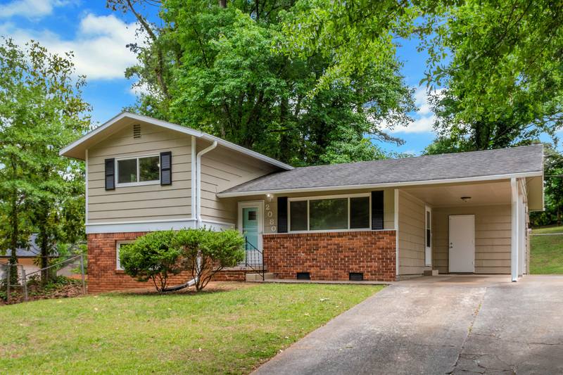 House for rent at 2080 Dundee Dr SE, Smyrna, GA 30080