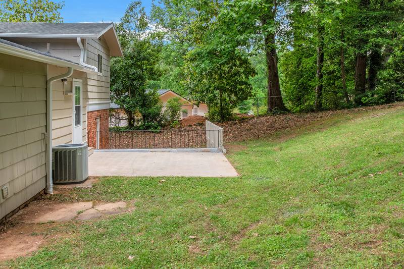 House for rent at 2080 Dundee Dr SE, Smyrna, GA 30080