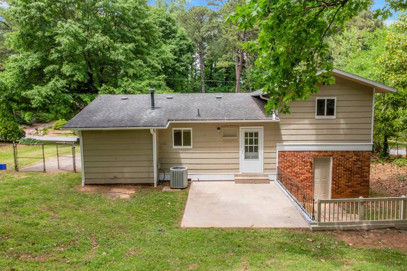 House for rent at 2080 Dundee Dr SE, Smyrna, GA 30080