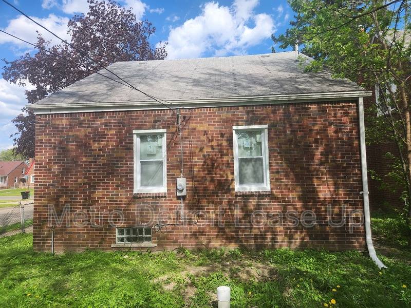 House for rent at 19419 Westphalia St, Detroit, MI 48205
