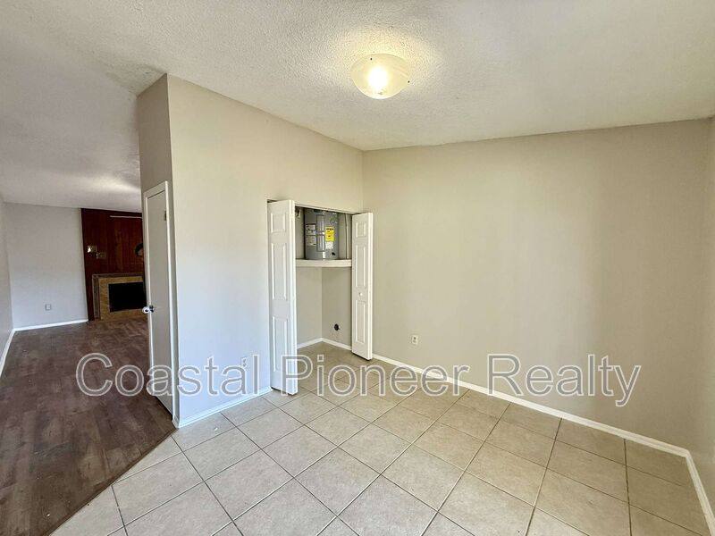 House for rent at 1242 Coolmont Dr, Brandon, FL 33511