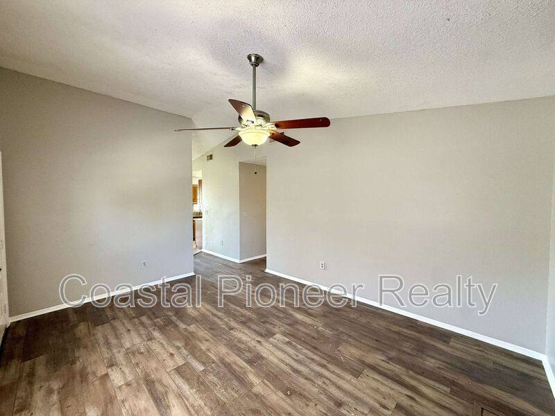 House for rent at 1242 Coolmont Dr, Brandon, FL 33511