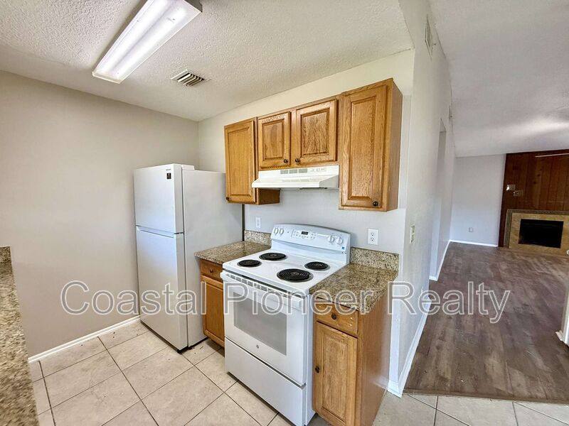 House for rent at 1242 Coolmont Dr, Brandon, FL 33511