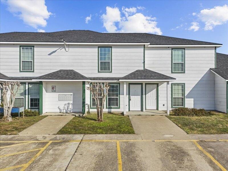Apartment for rent at 5098 Akumal Calle, Dickinson, TX 77539