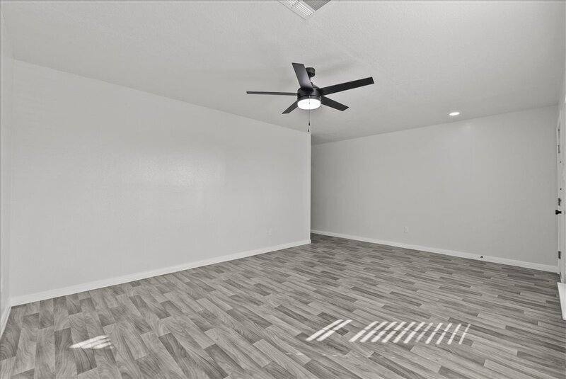 Apartment for rent at 5098 Akumal Calle, Dickinson, TX 77539