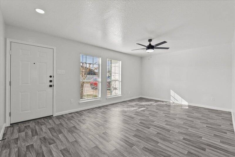 Apartment for rent at 5098 Akumal Calle, Dickinson, TX 77539