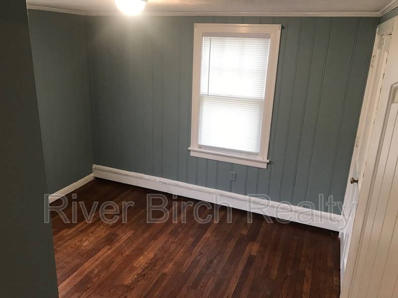 Apartment for rent at 423 W Lawrence Ave #2, Springfield, IL 62704