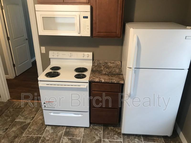 Apartment for rent at 423 W Lawrence Ave #2, Springfield, IL 62704