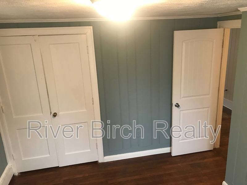 Apartment for rent at 423 W Lawrence Ave #2, Springfield, IL 62704