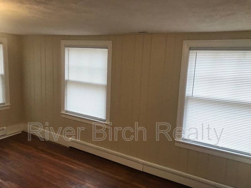 Apartment for rent at 423 W Lawrence Ave #2, Springfield, IL 62704