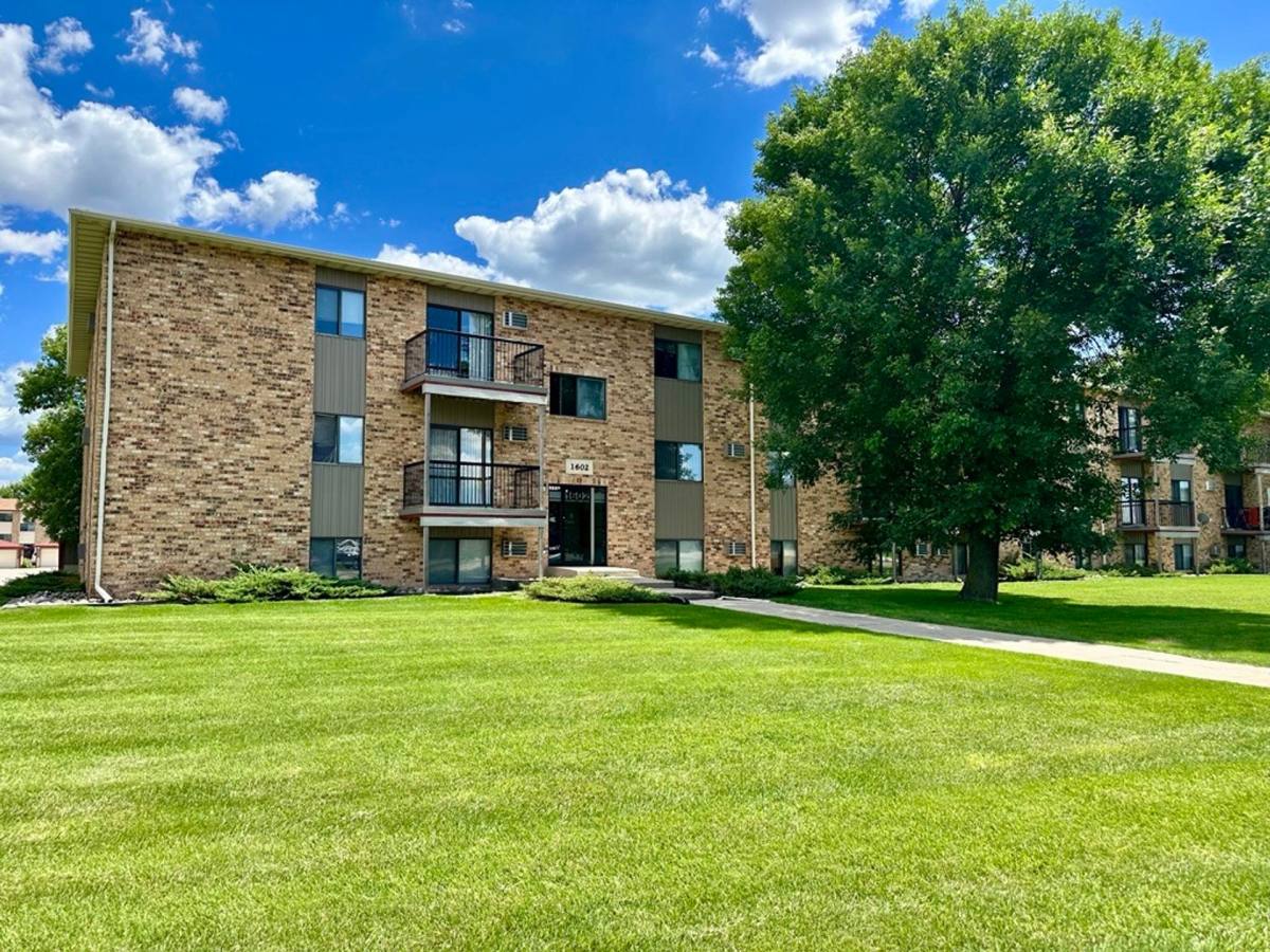 Apartment for rent at 1602 47th St S, Fargo, ND 58103