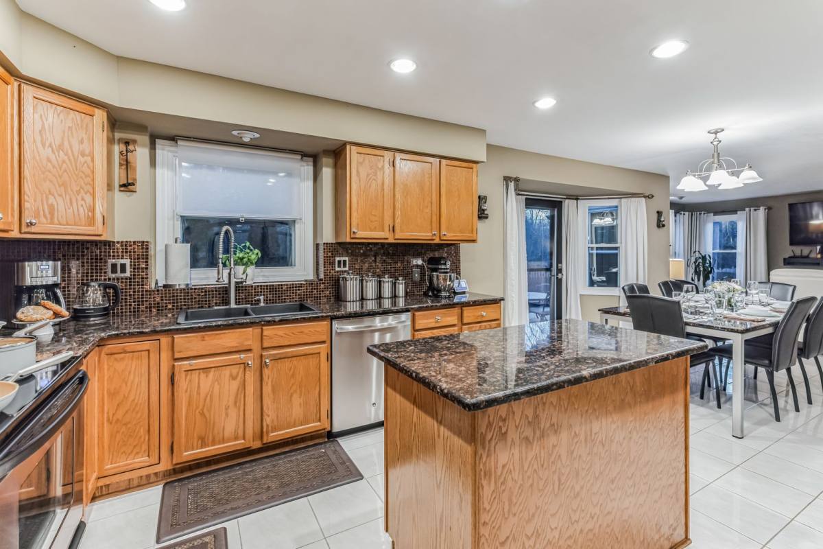 House for rent at 324 Chesapeake Lane, Bloomingdale, IL 60108