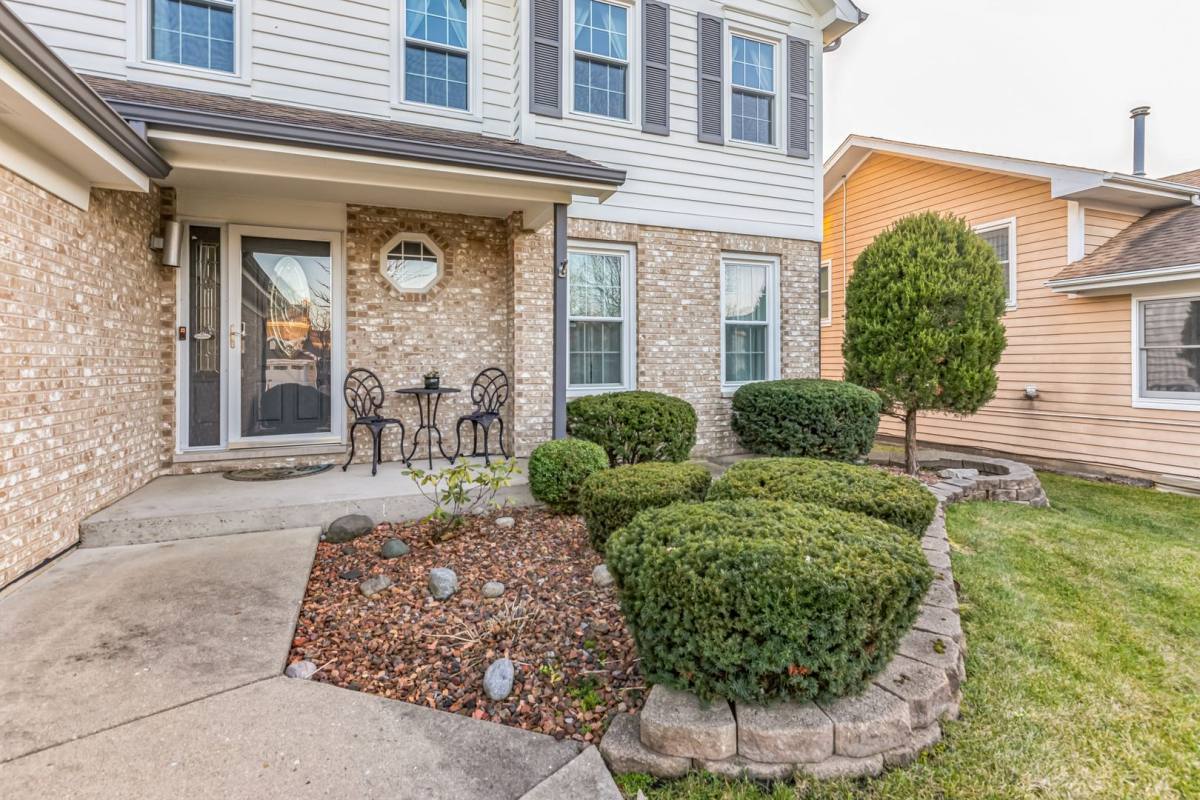 House for rent at 324 Chesapeake Lane, Bloomingdale, IL 60108
