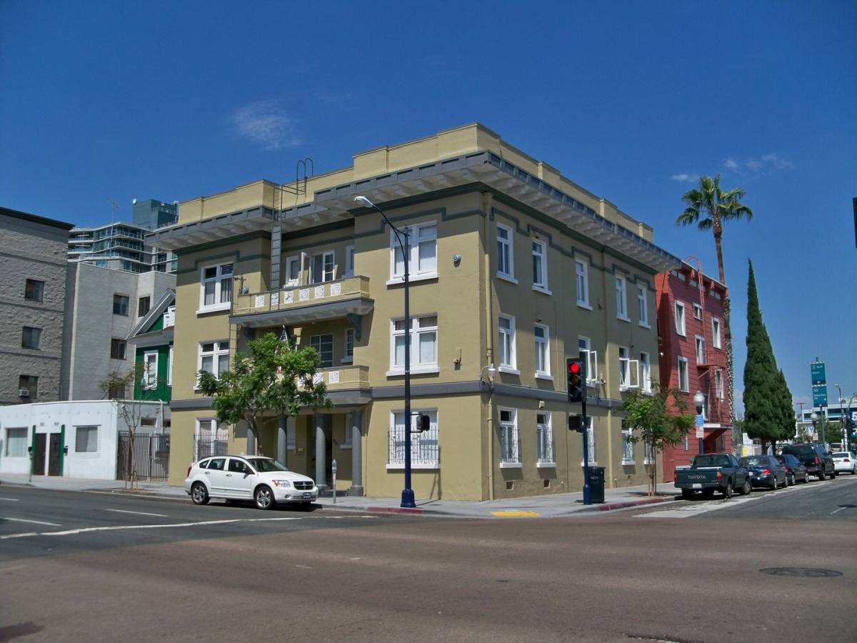 Apartment for rent at 901 917-921 Tenth Ave, San Diego, CA 92101