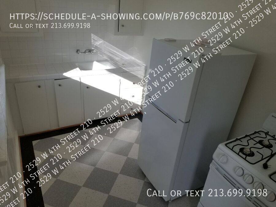 Apartment for rent at 2529 W 4th St #210, Los Angeles, CA 90057