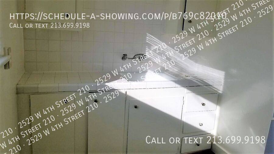 Apartment for rent at 2529 W 4th St #210, Los Angeles, CA 90057