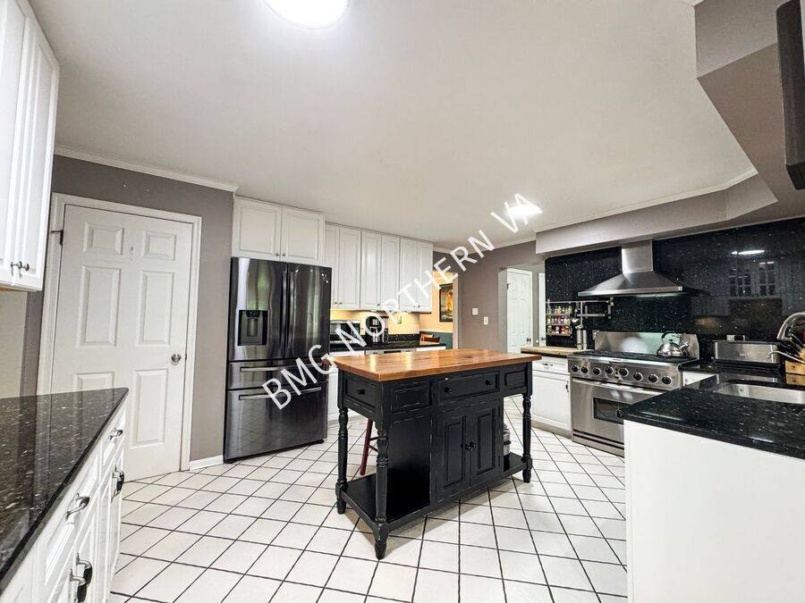 House for rent at 4800 Occoquan Overlook, Woodbridge, VA 22192