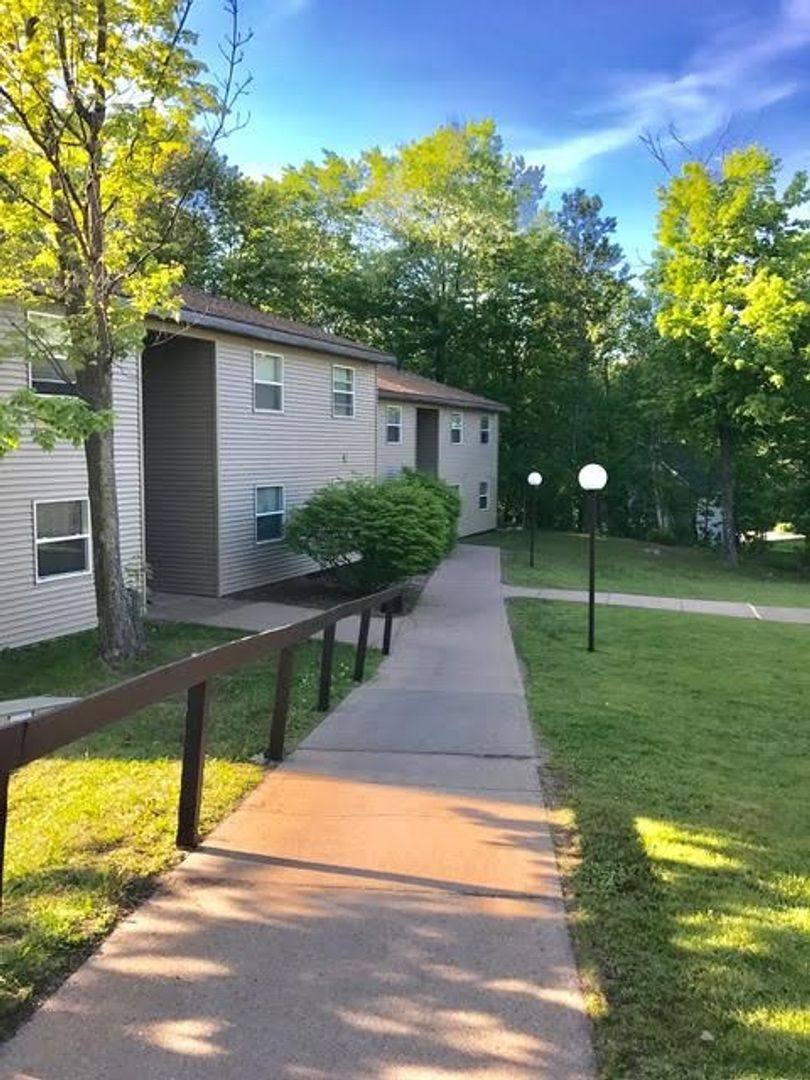 Apartment for rent at 1000-1142 Northland Dr, Marquette, MI 49855