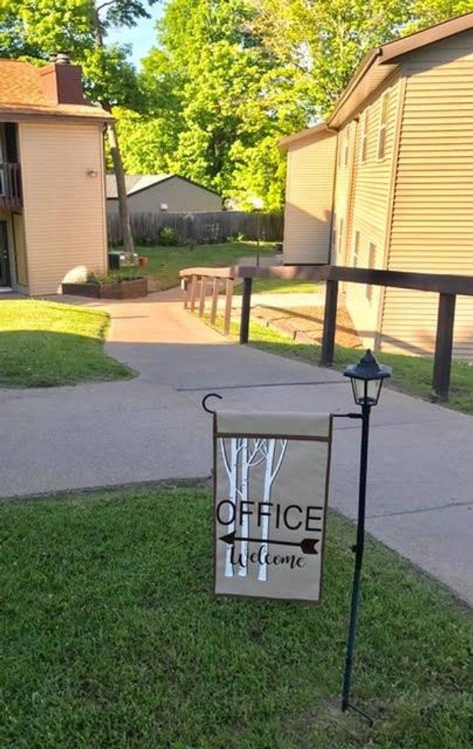 Apartment for rent at 1000-1142 Northland Dr, Marquette, MI 49855