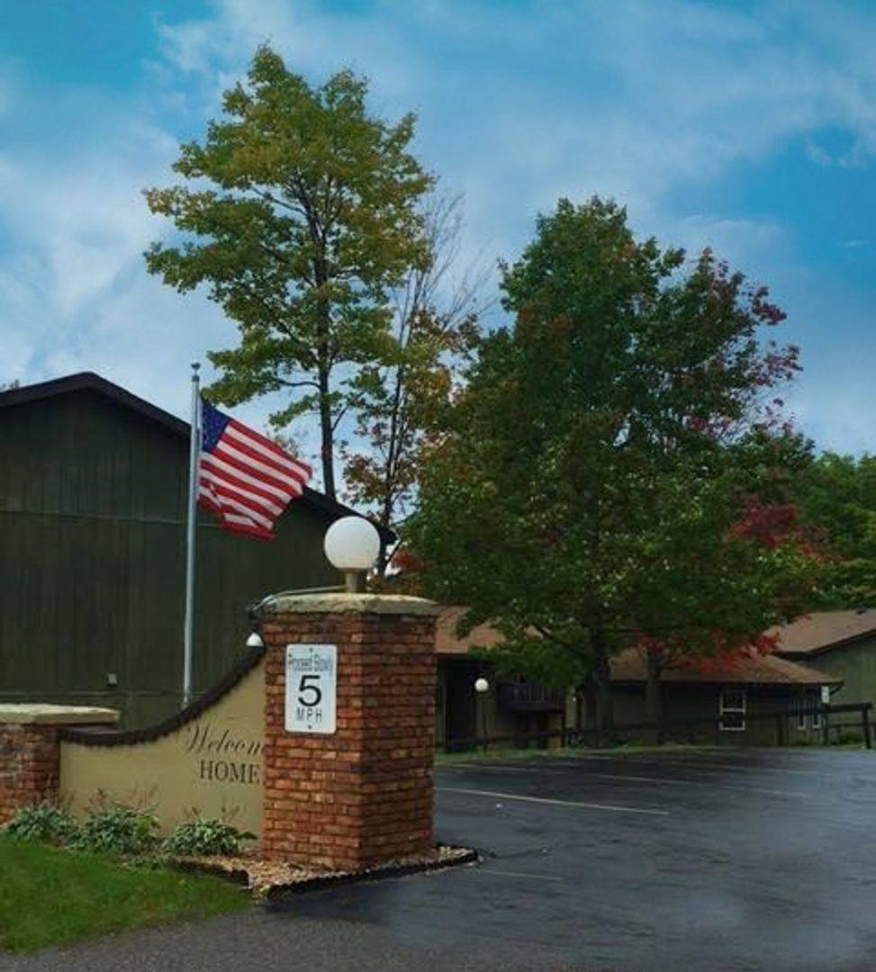 Apartment for rent at 1000-1142 Northland Dr, Marquette, MI 49855