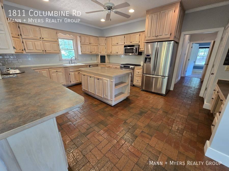 House for rent at 1811 Columbine Rd, Sanford, NC 27330