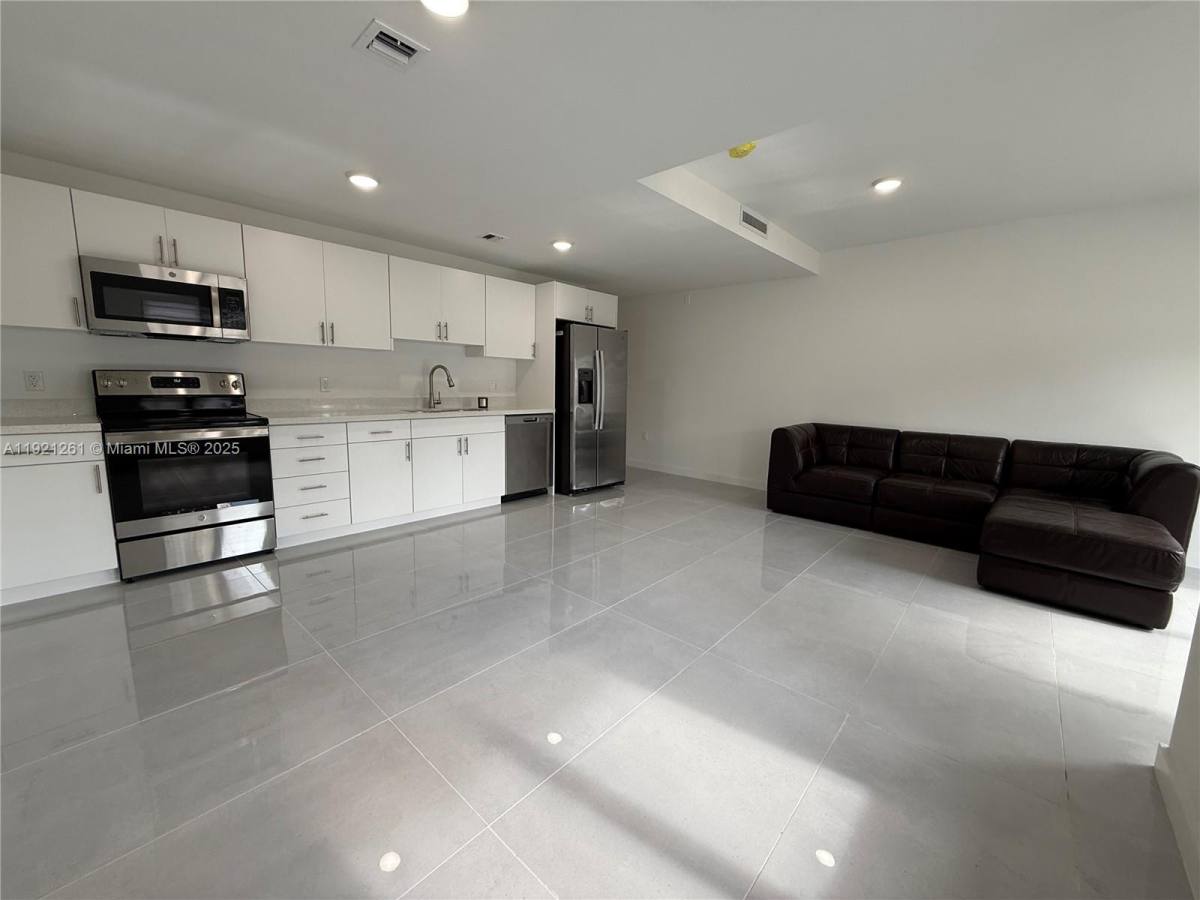 Townhouse for rent at 14571 SW 261st St, Homestead, FL 33032