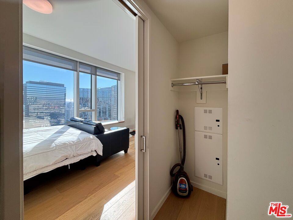 Apartment for rent at 889 Francisco St #2305, Los Angeles, CA 90017
