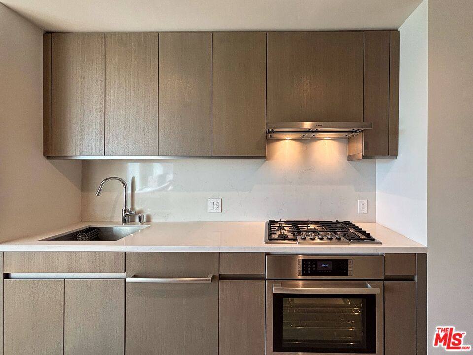 Apartment for rent at 889 Francisco St #2305, Los Angeles, CA 90017