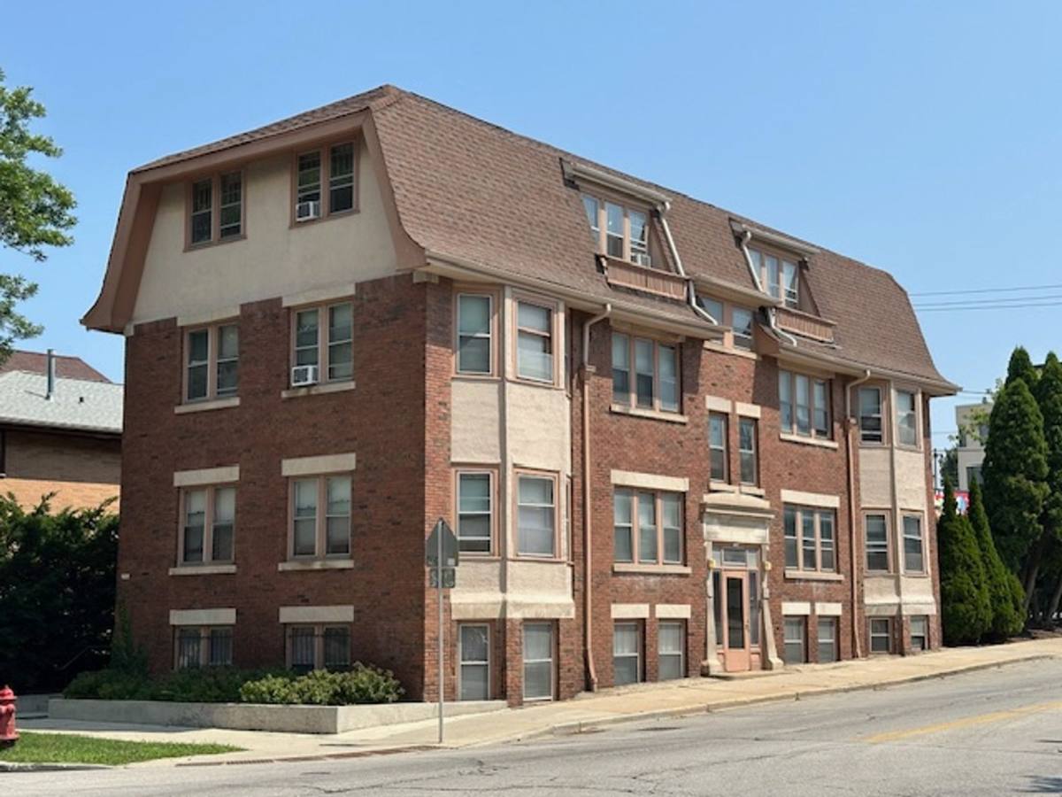 Apartment for rent at 1704 E Locust St, Milwaukee, WI 53211