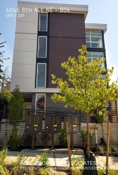 Apartment for rent at 4046 8th Ave NE #B04, Seattle, WA 98105