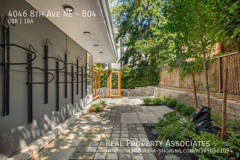 Apartment for rent at 4046 8th Ave NE #B04, Seattle, WA 98105