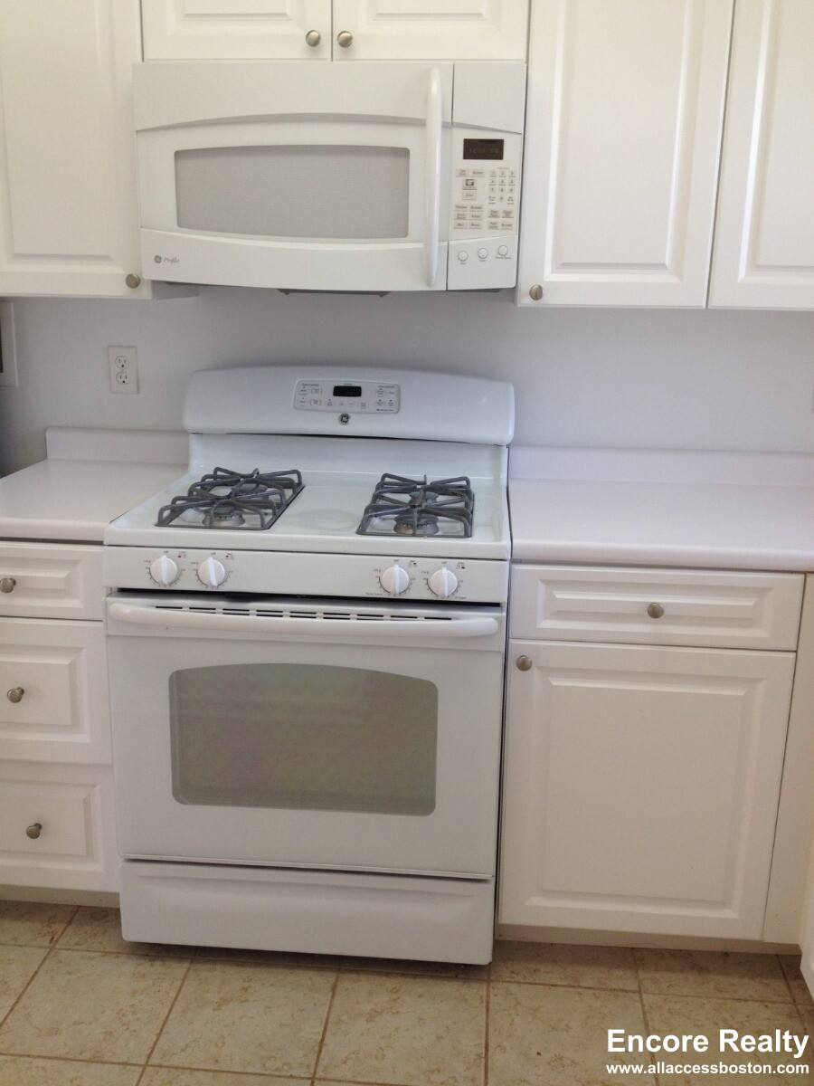 Apartment for rent at 557 VFW Parkway, Chestnut Hill, MA 02467