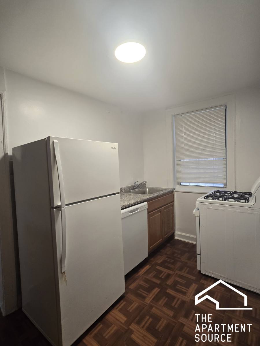 Apartment for rent at 1806 W Farwell Ave #3B, Chicago, IL 60626