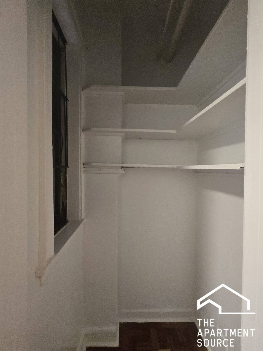 Apartment for rent at 1806 W Farwell Ave #3B, Chicago, IL 60626