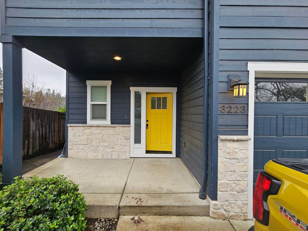 Apartment for rent at 3221 & 3223 Pheasant Ave SE, Salem, OR 97302