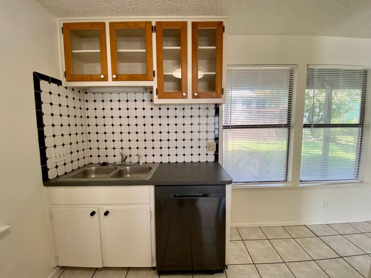Apartment for rent at 407 E 30th St, Austin, TX 78705