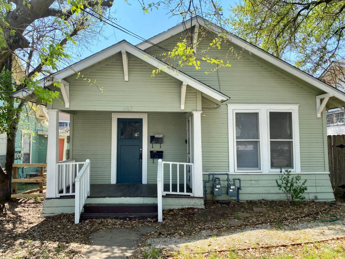 Apartment for rent at 407 E 30th St, Austin, TX 78705