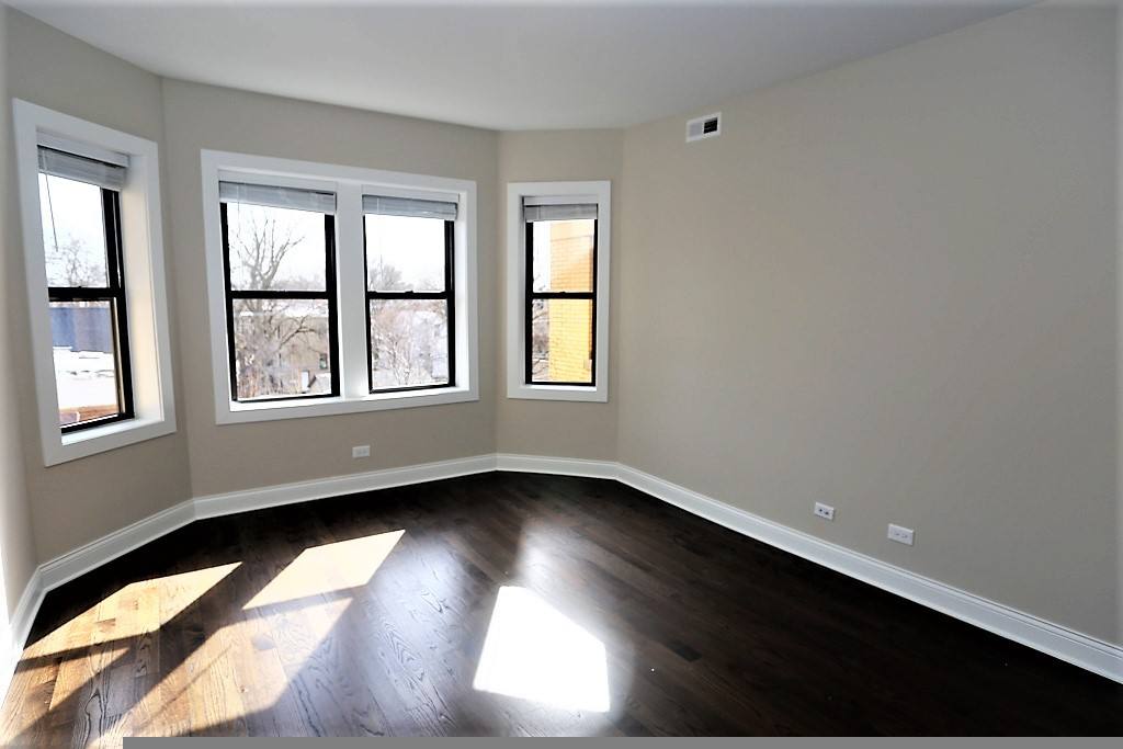 Apartment for rent at 2230 N Sawyer Ave #3E, Chicago, IL 60647