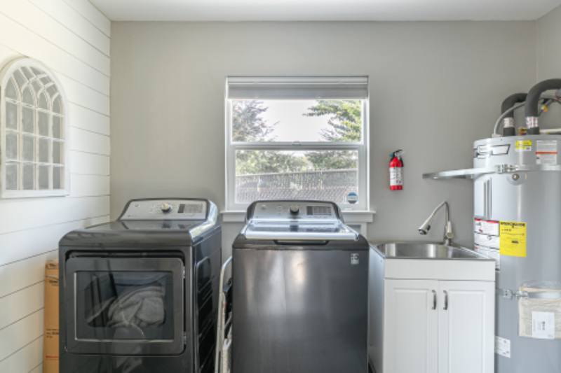 House for rent at 5435 N Columbia Blvd, Portland, OR 97203